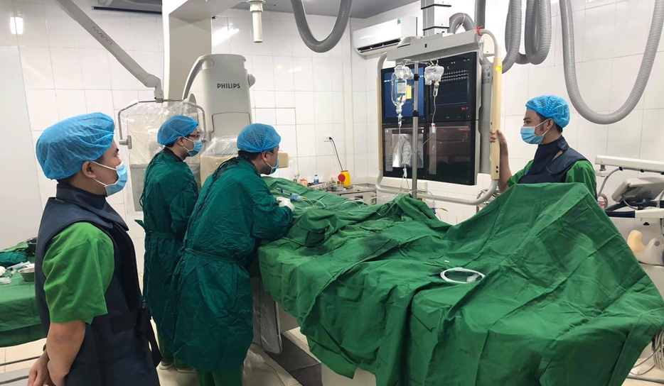 “CHẠY ĐUA VỚI TỬ THẦN TRONG ĐÊM”:  Bệnh Viện Đa Khoa Hải Dương cứu sống bệnh nhân nhồi máu cơ tim nguy kịch chỉ sau hơn 1 giờ can thiệp